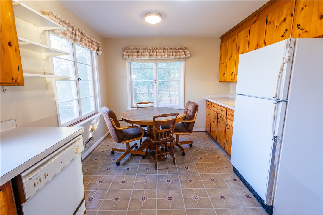32 Valley Brook Road Penfield, NY 14526 - Photo 9 of 19 Kitchen