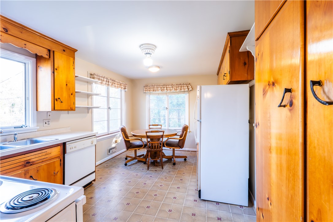 32 Valley Brook Road Penfield, NY 14526 - Photo 10 of 19 Kitchen