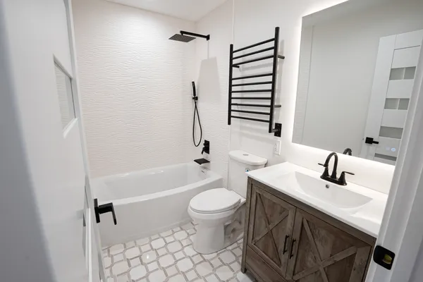 $329,900 | 916 Surrey Drive, Unit A1, Schaumburg, IL 60193