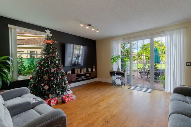 $849,750 | 4960 Northwest 53rd Avenue, Coconut Creek, FL 33073