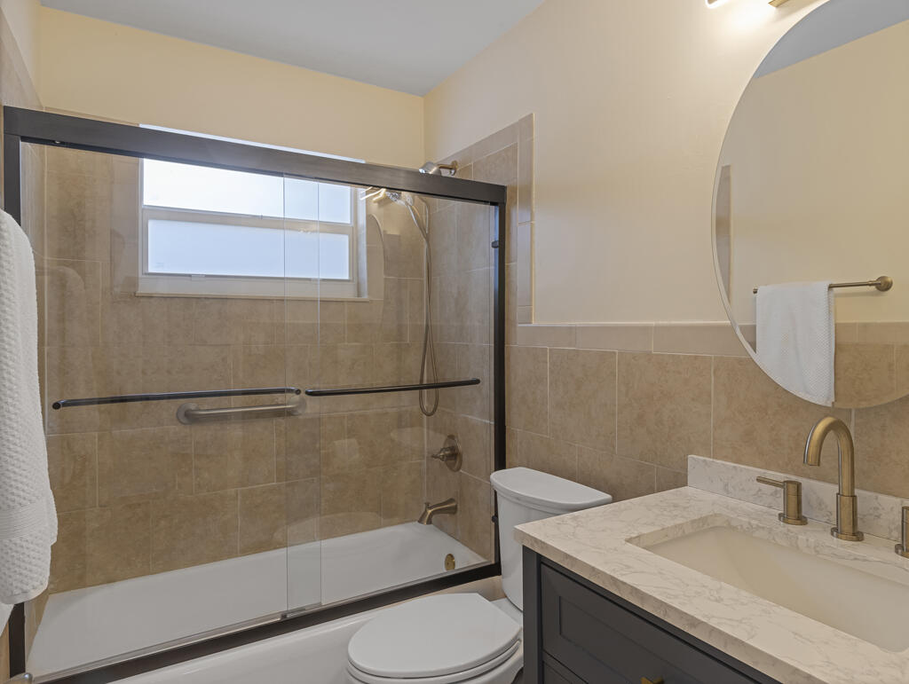 371 West 34th Street Riviera Beach, FL 33404 - Photo 20 of 27 Bathroom 2