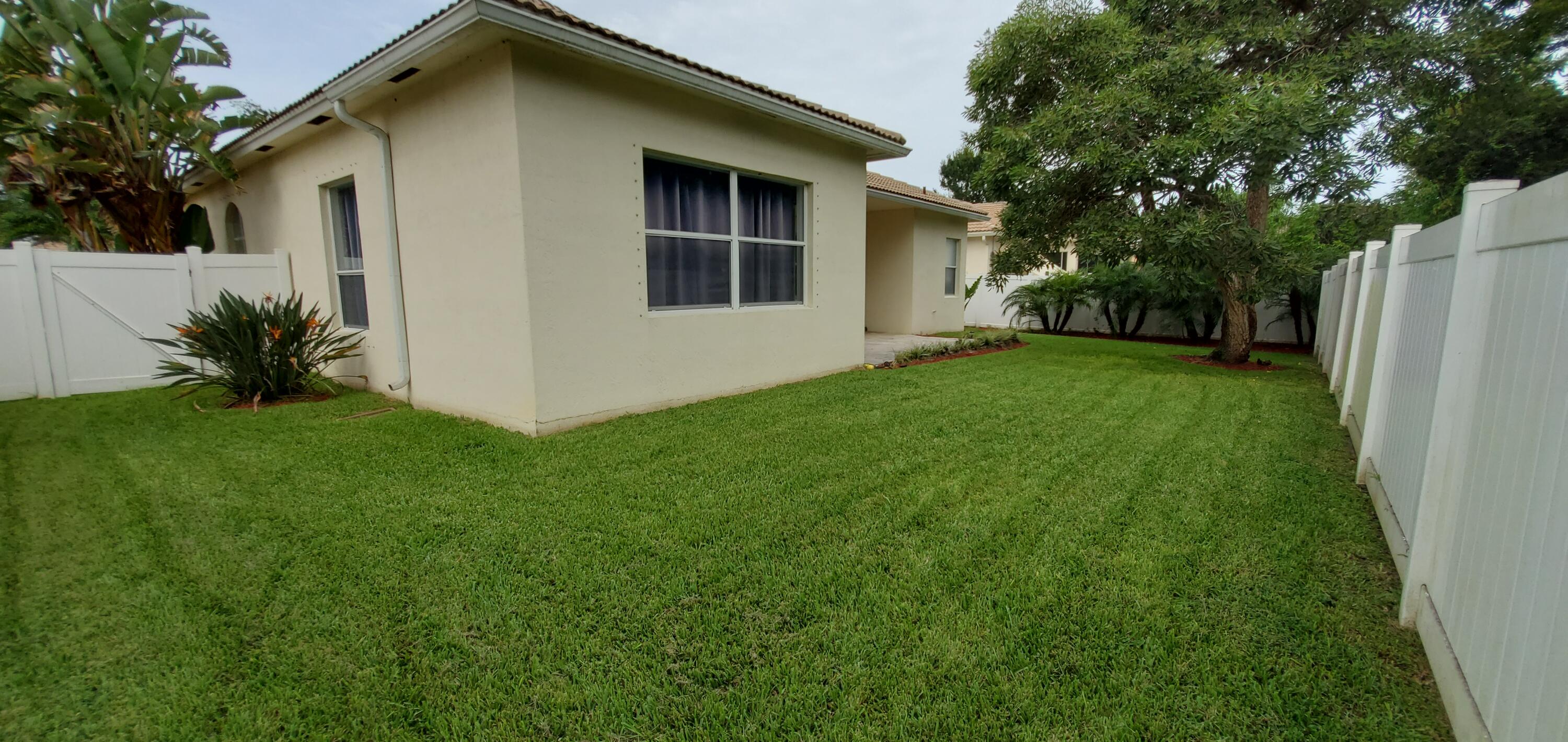 5824 Spanish River Road Fort Pierce, FL 34951 - Photo 49 of 61 Back Yard