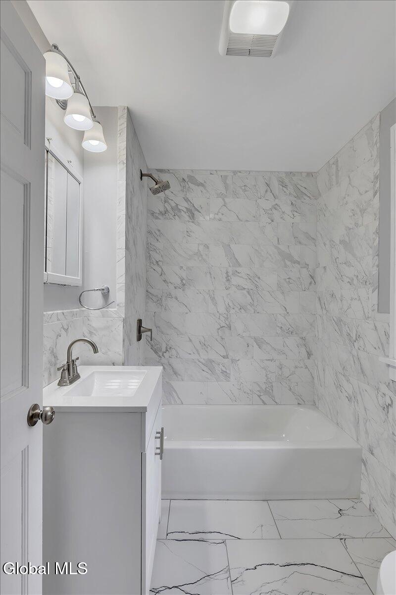 1231 North Westcott Road Rotterdam, NY 12306 - Photo 19 of 41 19-P1607498