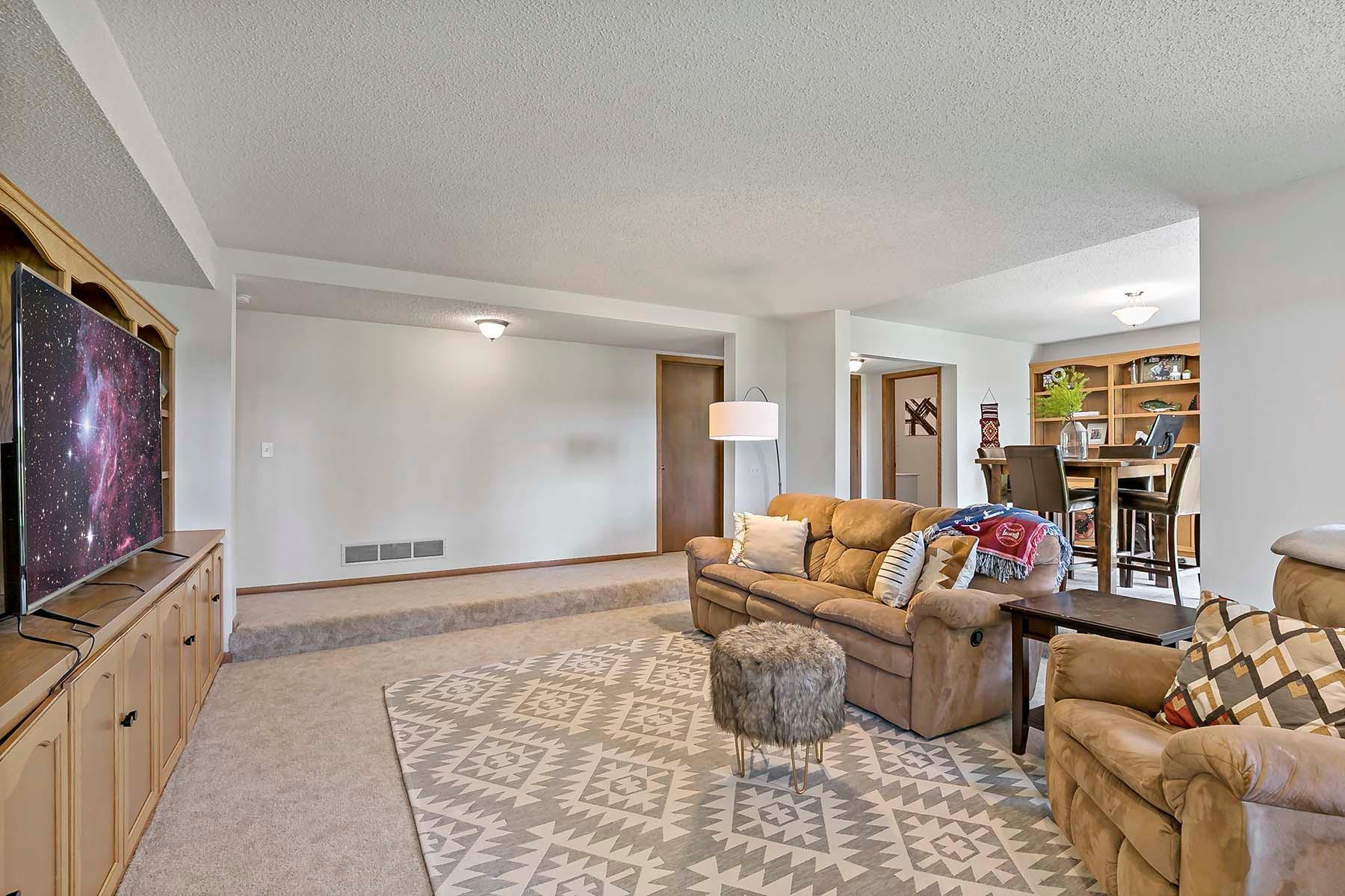 2782 Piper Ridge Lane Chanhassen, MN 55331 - Photo 41 of 52 Gallery Image 41
