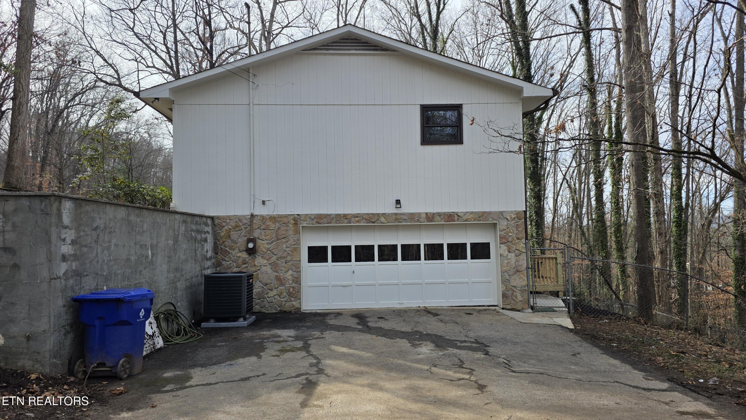 1135 West Outer Drive Oak Ridge, TN 37830 - Photo 9 of 60 1000007226