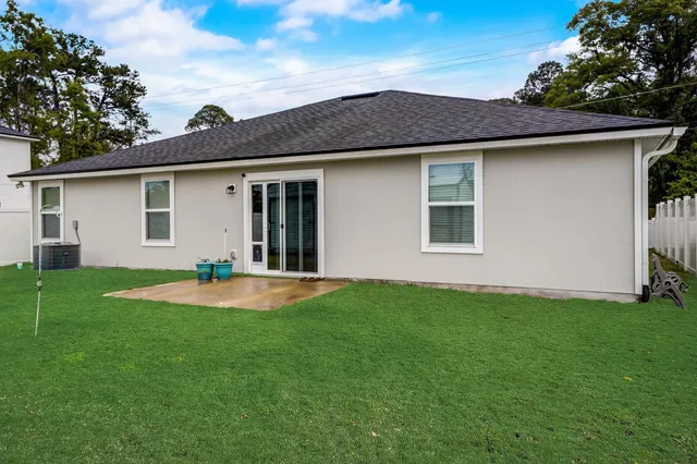 a view of outdoor space yard and garage