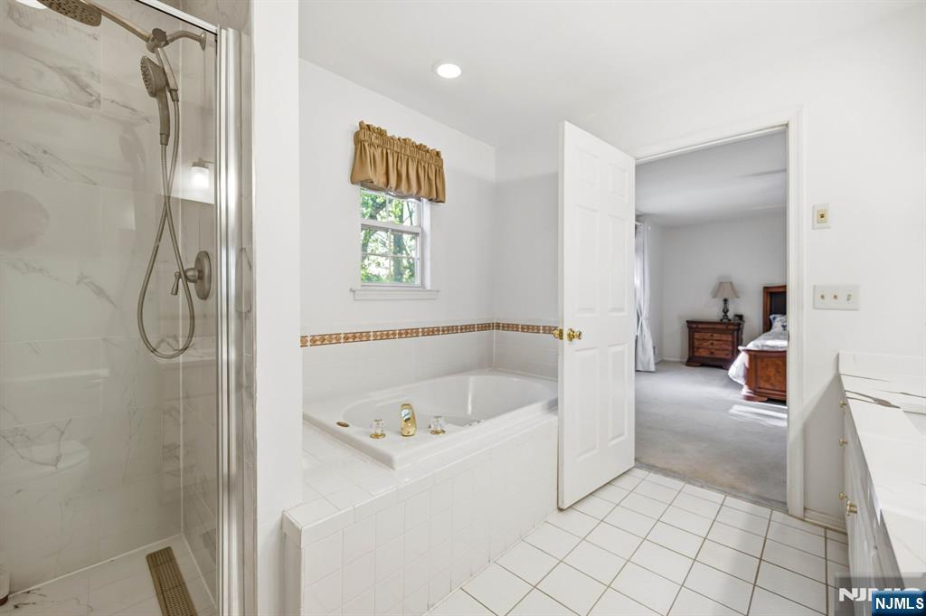 19 Colmart Way Bridgewater, NJ 08807 - Photo 23 of 44