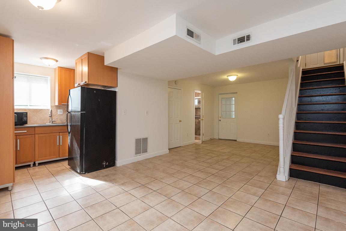 14016 Adkins Road Laurel, MD 20708 - Photo 30 of 54 Convenient Kitchenette