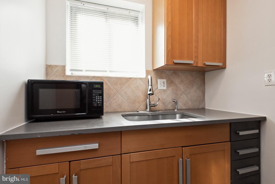 14016 Adkins Road Laurel, MD 20708 - Photo 33 of 54 Quartz countertops
