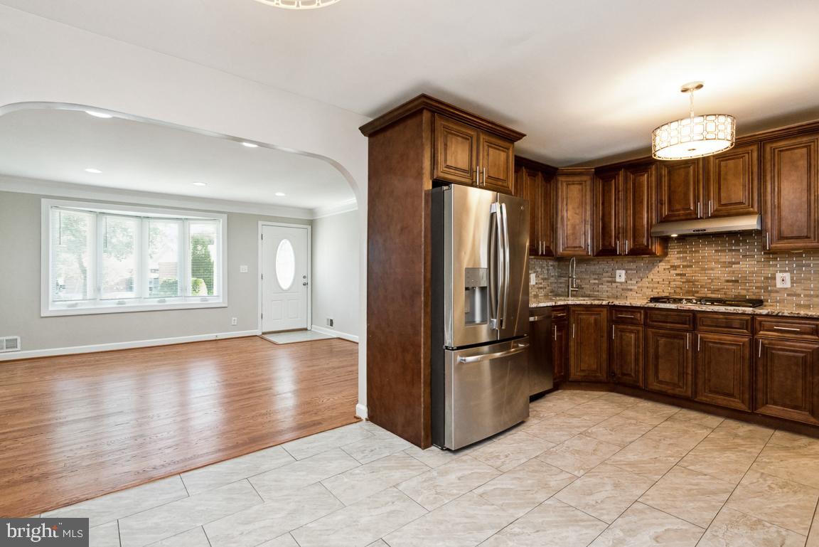 14016 Adkins Road Laurel, MD 20708 - Photo 7 of 54 Ceramic tile flooring