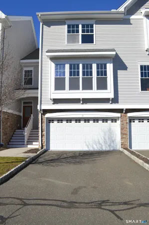 $3,850 | 19 Sampson Terrace, Unit 19, Danbury, CT 06810