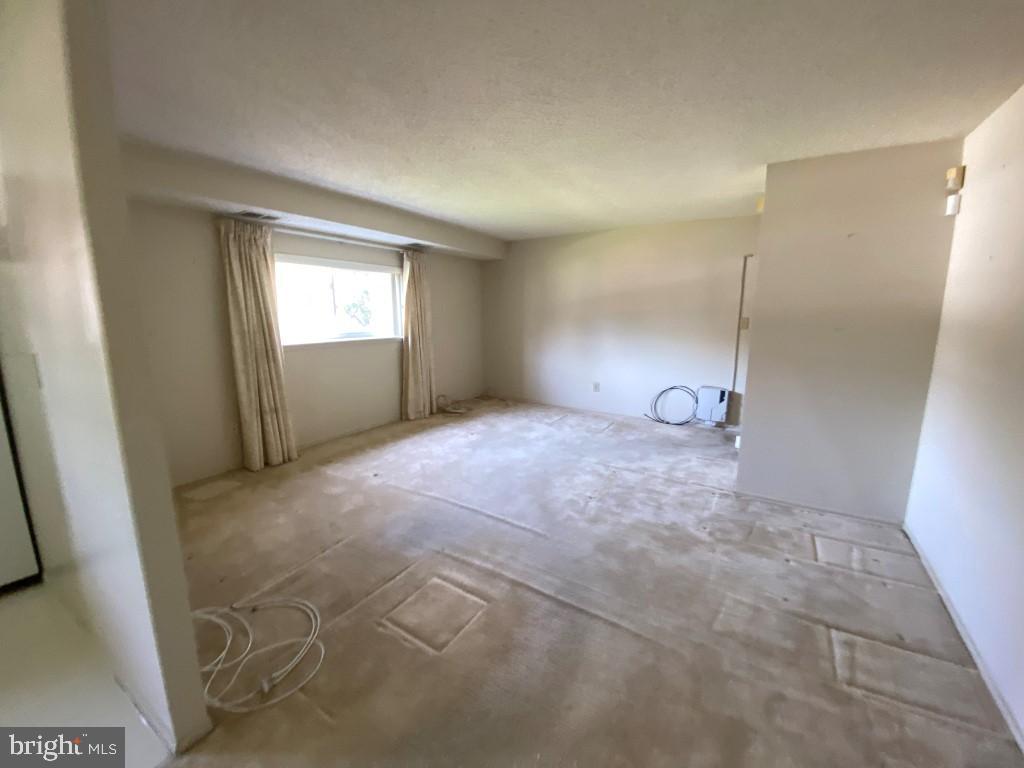 11903 Tarragon Road, Unit D Reisterstown, MD 21136 - Photo 3 of 12 Living Area