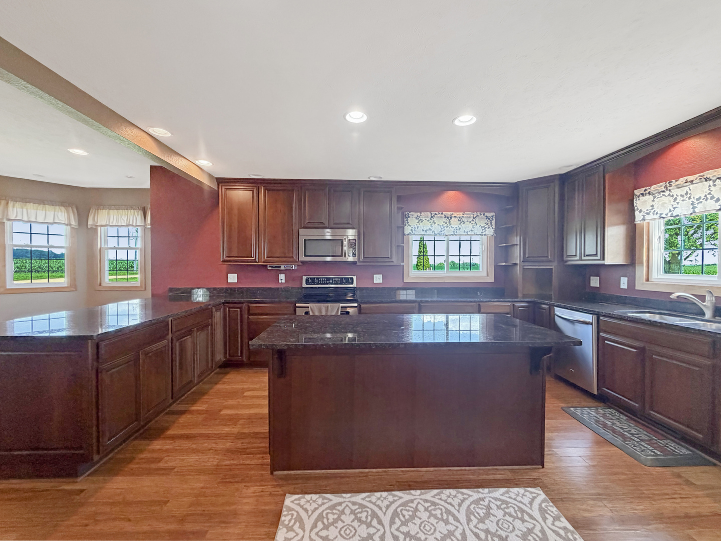 312 East Buckeye Road Dakota, IL 61018 - Photo 9 of 41
