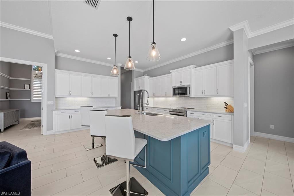 14792 Spinnaker Way Naples, FL 34114 - Photo 9 of 48