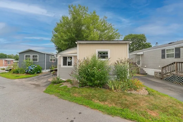 front view of house with a yard