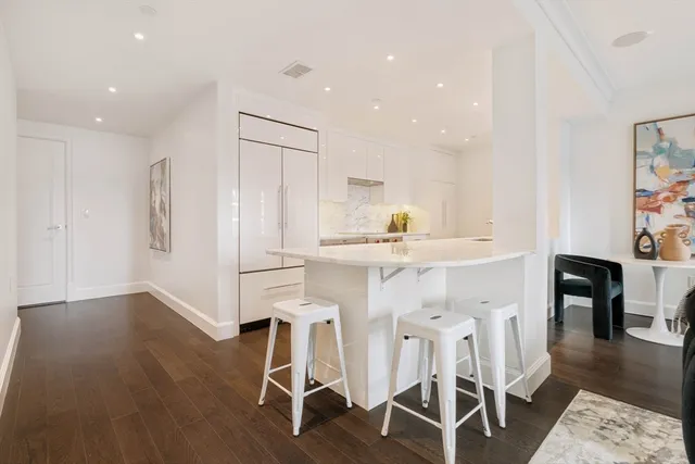 $1,725,000 | 778 Boylston Street, Unit 7E, Boston, MA 02199