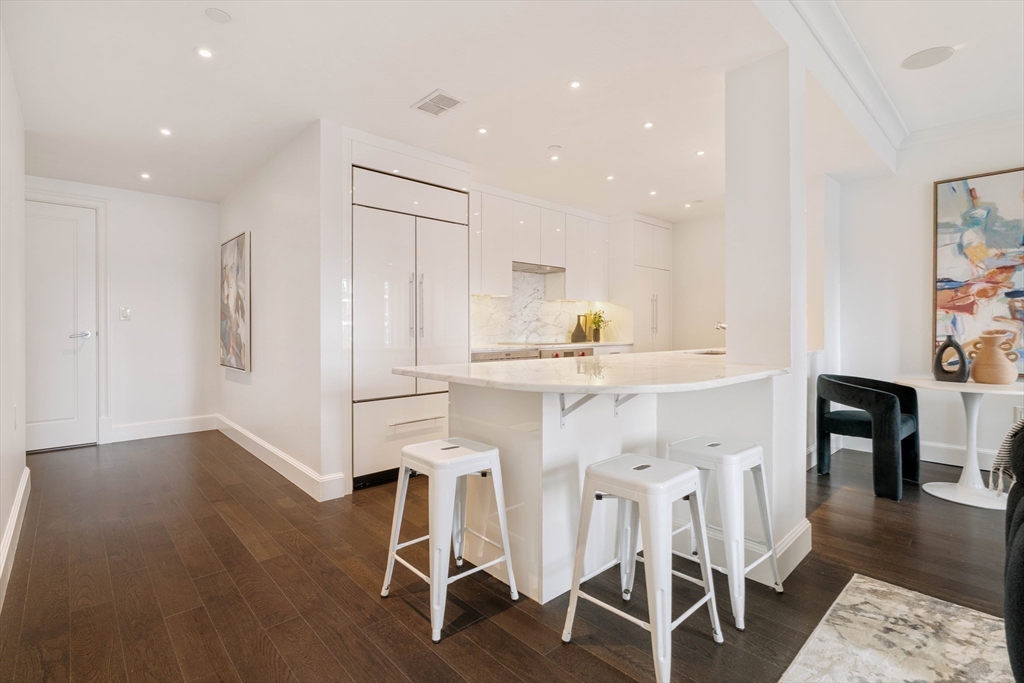 778 Boylston Street, Unit 7E Boston, MA 02199 - Photo 11 of 32