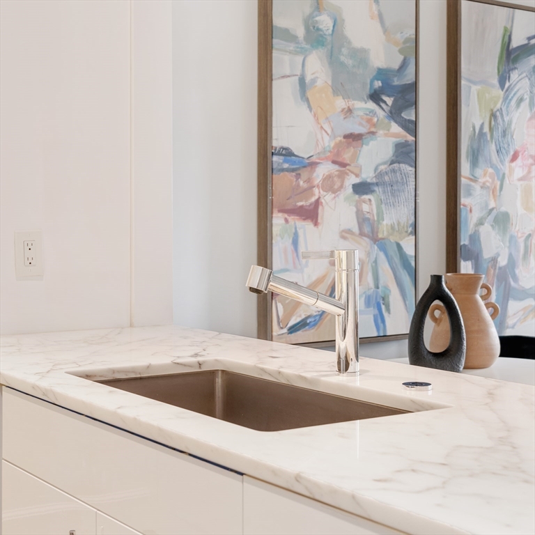 778 Boylston Street, Unit 7E Boston, MA 02199 - Photo 13 of 32