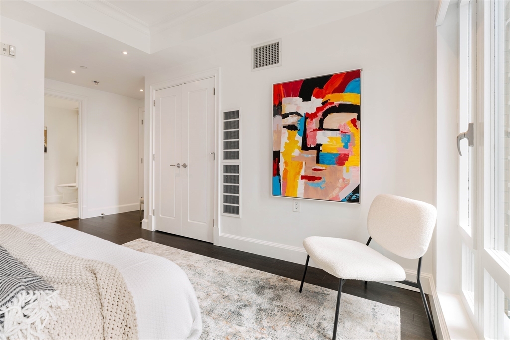 778 Boylston Street, Unit 7E Boston, MA 02199 - Photo 18 of 32