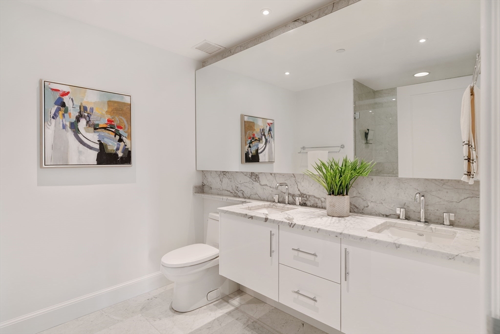 778 Boylston Street, Unit 7E Boston, MA 02199 - Photo 20 of 32