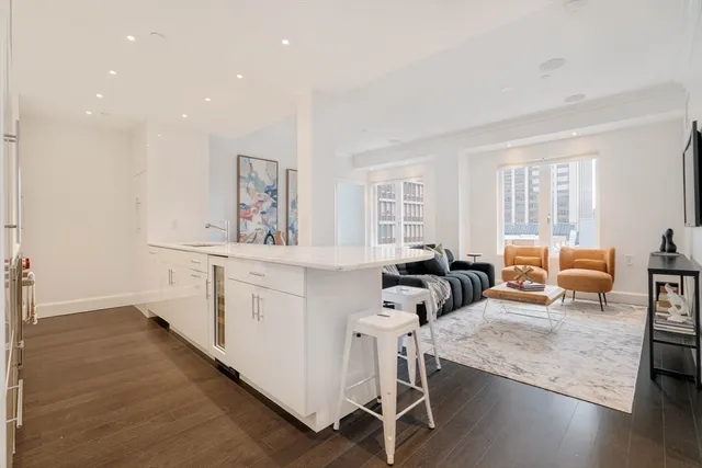 $1,725,000 | 778 Boylston Street, Unit 7E, Boston, MA 02199