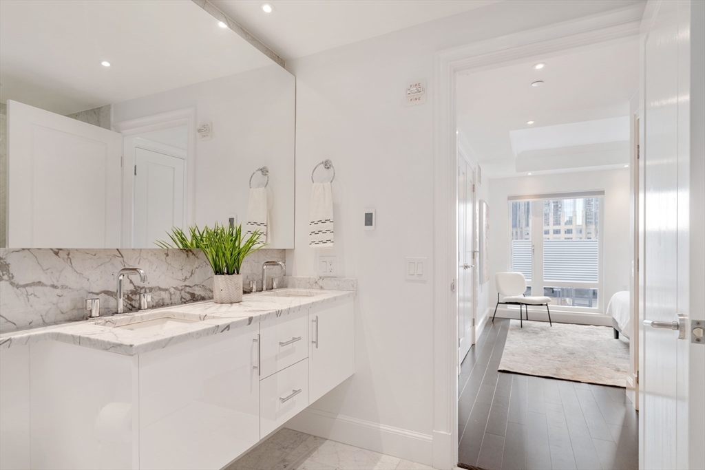 778 Boylston Street, Unit 7E Boston, MA 02199 - Photo 21 of 32