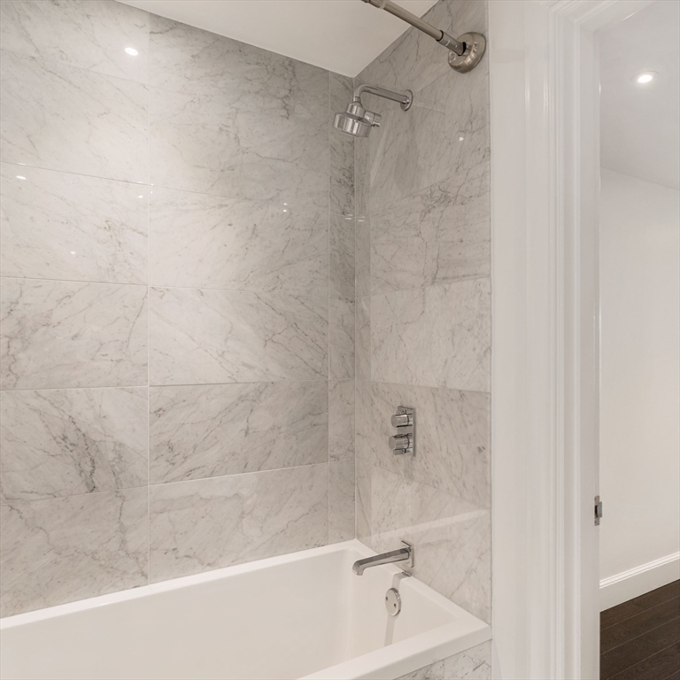 778 Boylston Street, Unit 7E Boston, MA 02199 - Photo 27 of 32