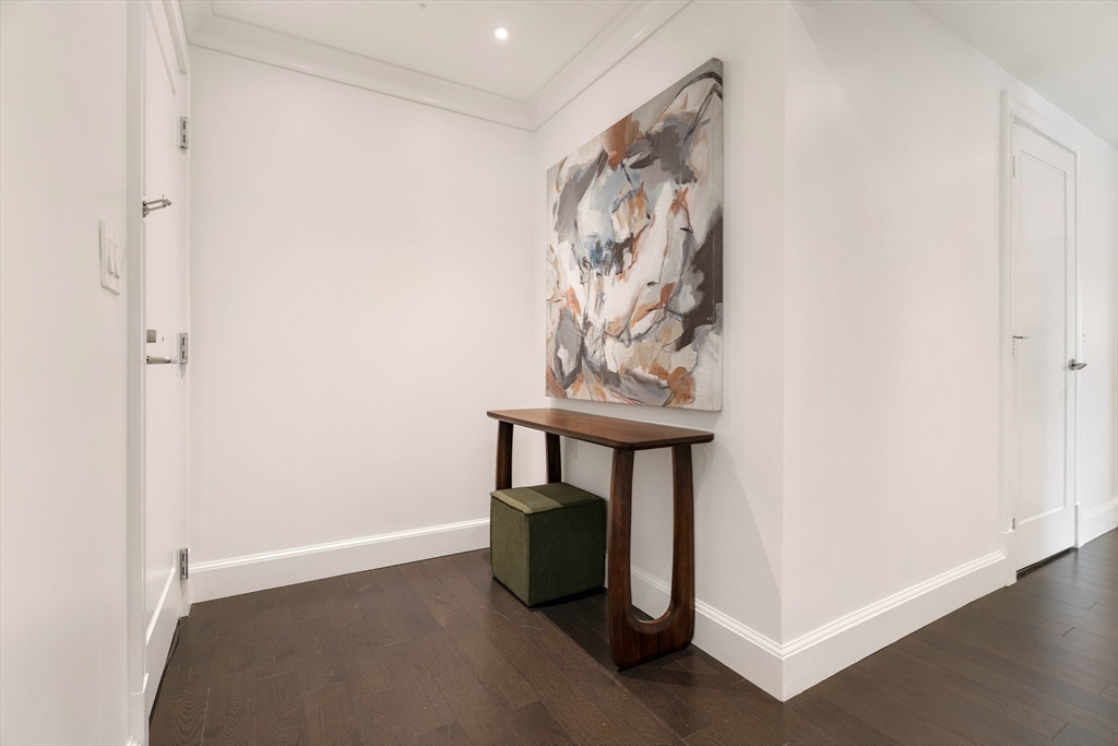 778 Boylston Street, Unit 7E Boston, MA 02199 - Photo 29 of 32