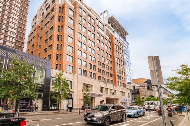 $1,725,000 | 778 Boylston Street, Unit 7E, Boston, MA 02199
