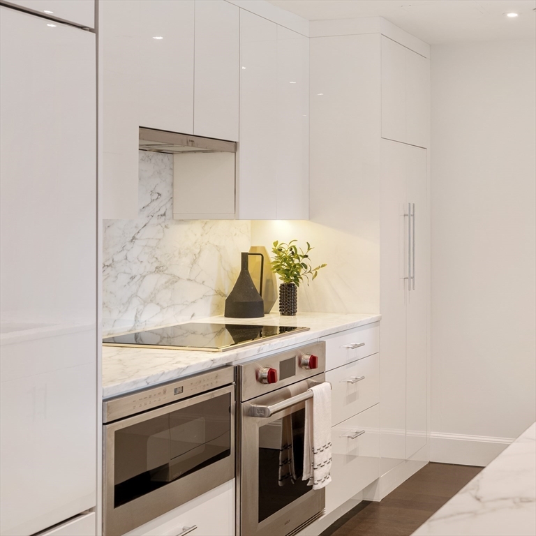 778 Boylston Street, Unit 7E Boston, MA 02199 - Photo 5 of 32