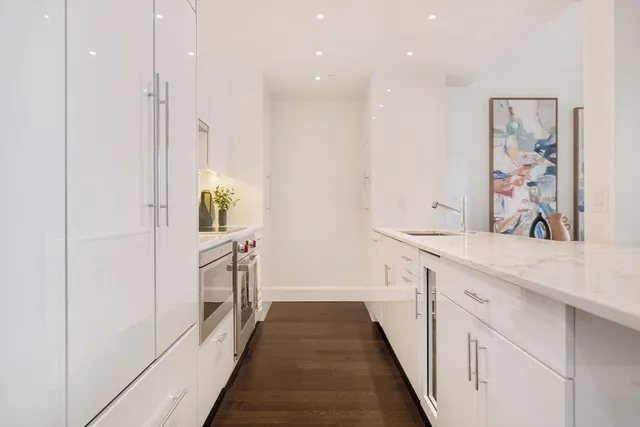 $1,725,000 | 778 Boylston Street, Unit 7E, Boston, MA 02199