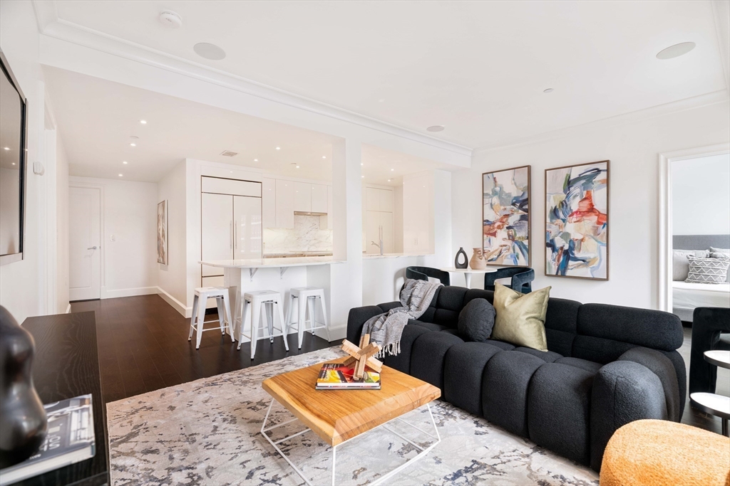 778 Boylston Street, Unit 7E Boston, MA 02199 - Photo 9 of 32