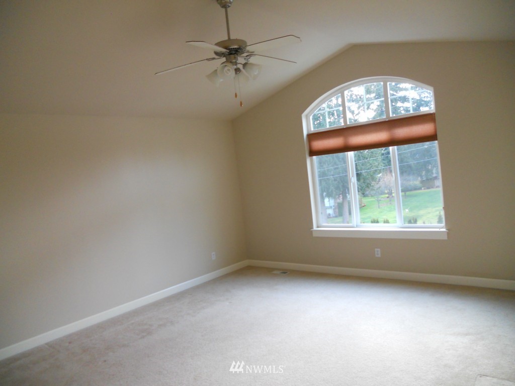109 167th Place Southeast Bothell, WA 98012 - Photo 18 of 22 Gallery Image 18