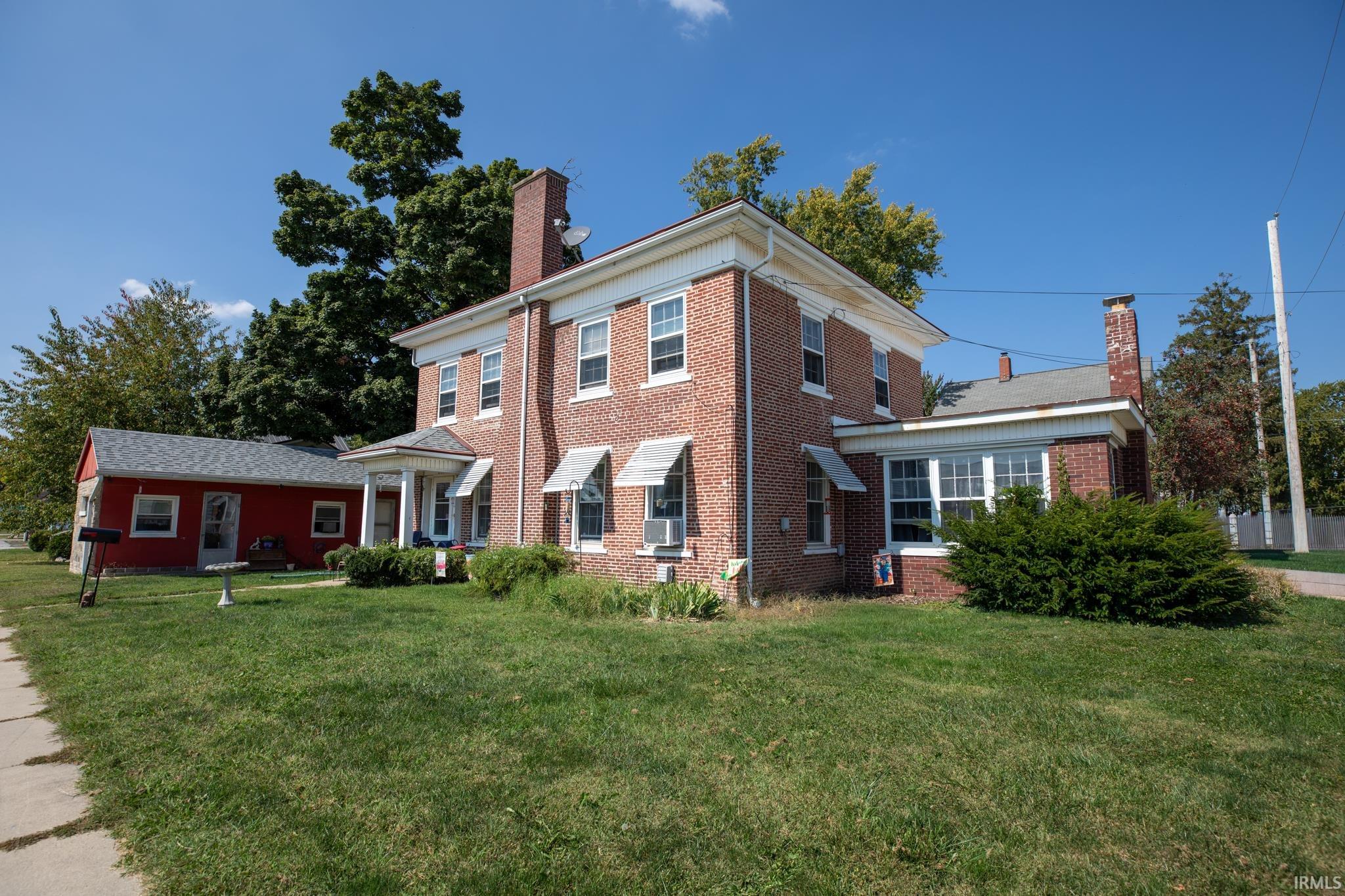 202 West Center Street Bourbon, IN 46504 - Photo 3 of 29