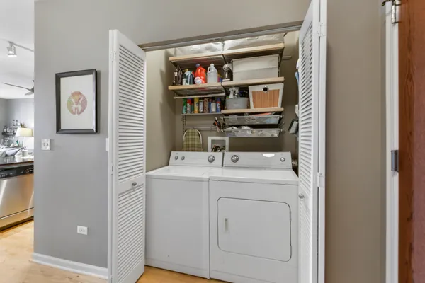 $2,300 | 1255 South State Street, Unit 807, Chicago, IL 60605