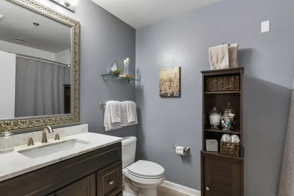 $2,300 | 1255 South State Street, Unit 807, Chicago, IL 60605