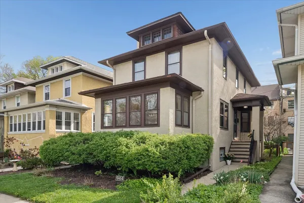 $599,000 | 944 North Humphrey Avenue, Oak Park, IL 60302