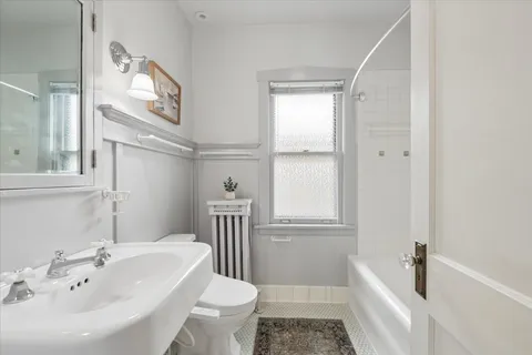 $599,000 | 944 North Humphrey Avenue, Oak Park, IL 60302