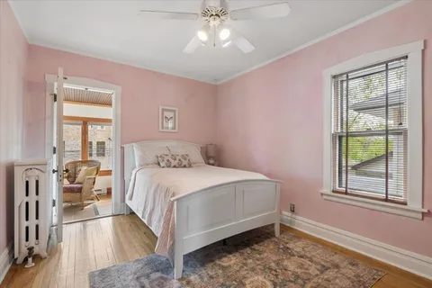 $599,000 | 944 North Humphrey Avenue, Oak Park, IL 60302