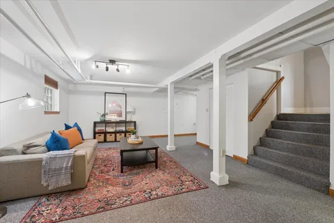 $599,000 | 944 North Humphrey Avenue, Oak Park, IL 60302