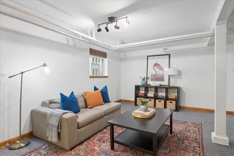 $599,000 | 944 North Humphrey Avenue, Oak Park, IL 60302