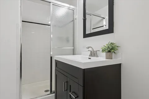 $599,000 | 944 North Humphrey Avenue, Oak Park, IL 60302