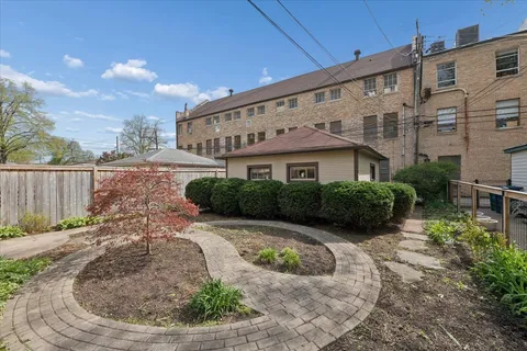 $599,000 | 944 North Humphrey Avenue, Oak Park, IL 60302