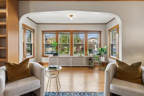 $599,000 | 944 North Humphrey Avenue, Oak Park, IL 60302