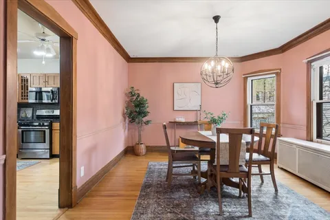 $599,000 | 944 North Humphrey Avenue, Oak Park, IL 60302