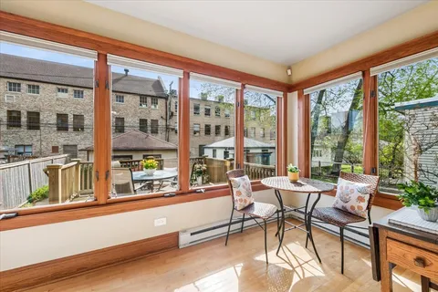 $599,000 | 944 North Humphrey Avenue, Oak Park, IL 60302
