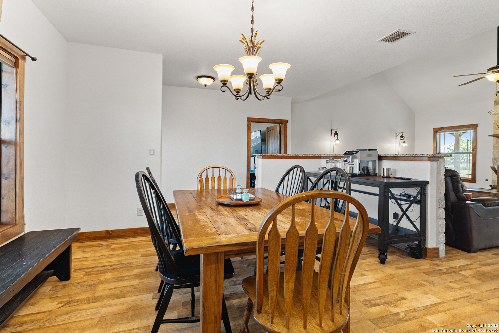 4355 Highway 16 Jourdanton, TX 78026 - Photo 14 of 49