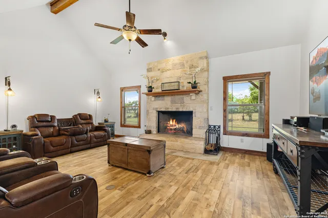 $599,900 | 4355 Highway 16, Jourdanton, TX 78026