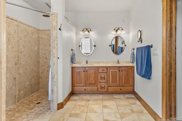 $599,900 | 4355 Highway 16, Jourdanton, TX 78026