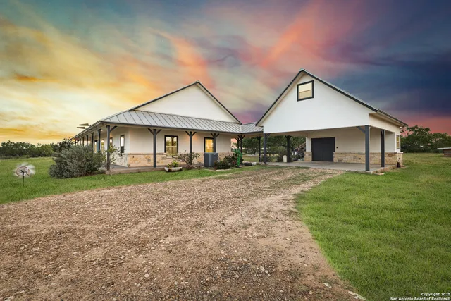 $599,900 | 4355 Highway 16, Jourdanton, TX 78026